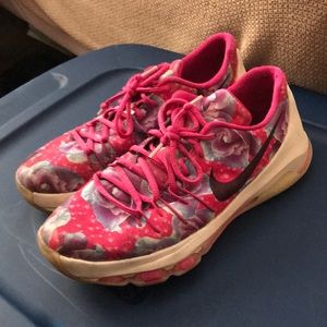 KD aunt pearls